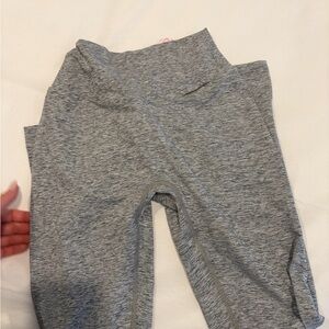 Cls gray scrunch pocket leggings small brand new